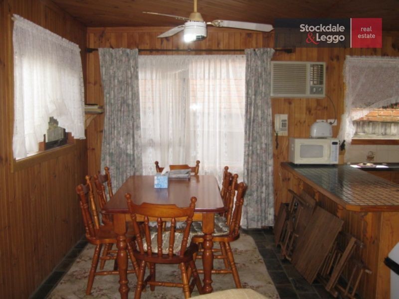 122 Seventh Avenue, Rosebud VIC 3939