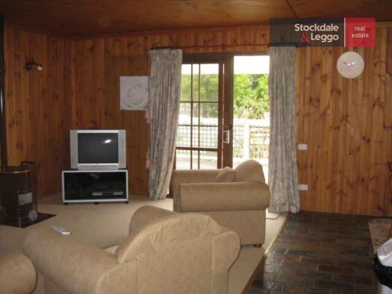 122 Seventh Avenue, Rosebud VIC 3939