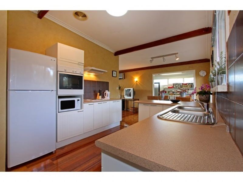 45 Mawarra Avenue, Rosebud West VIC 3940