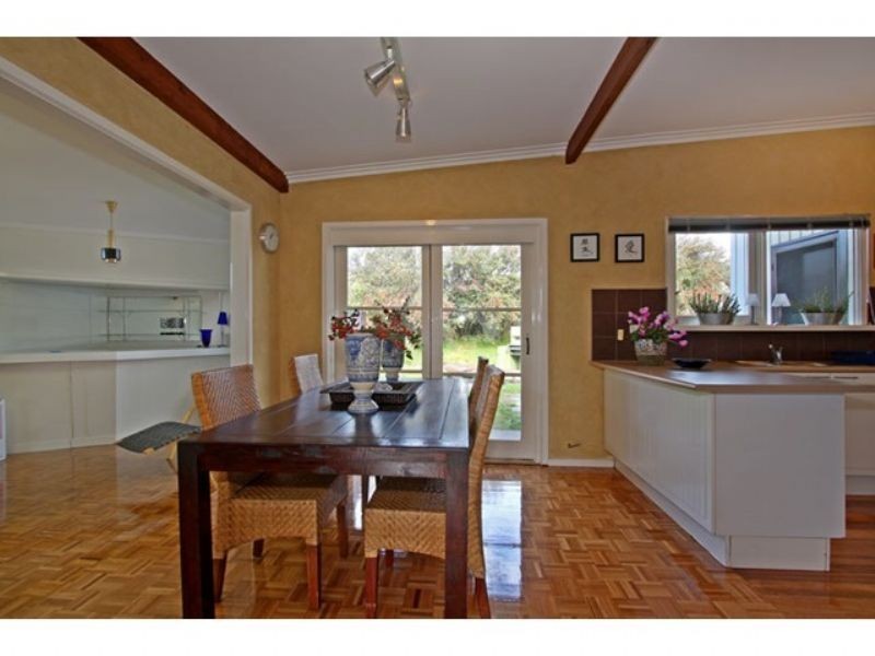 45 Mawarra Avenue, Rosebud West VIC 3940