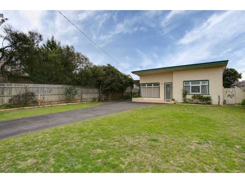 50 Woyna Avenue, Rosebud West VIC 3940