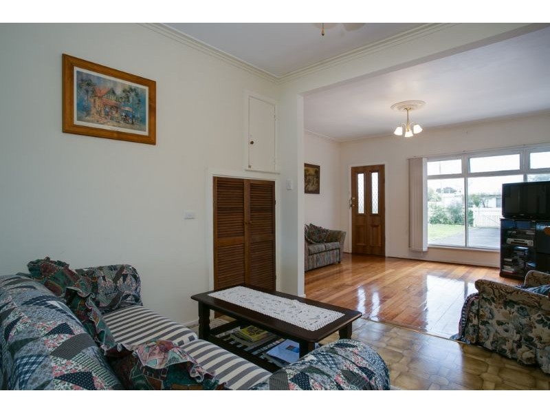 50 Woyna Avenue, Rosebud West VIC 3940