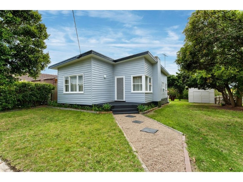 22 Moorfield Avenue, Rosebud VIC 3939