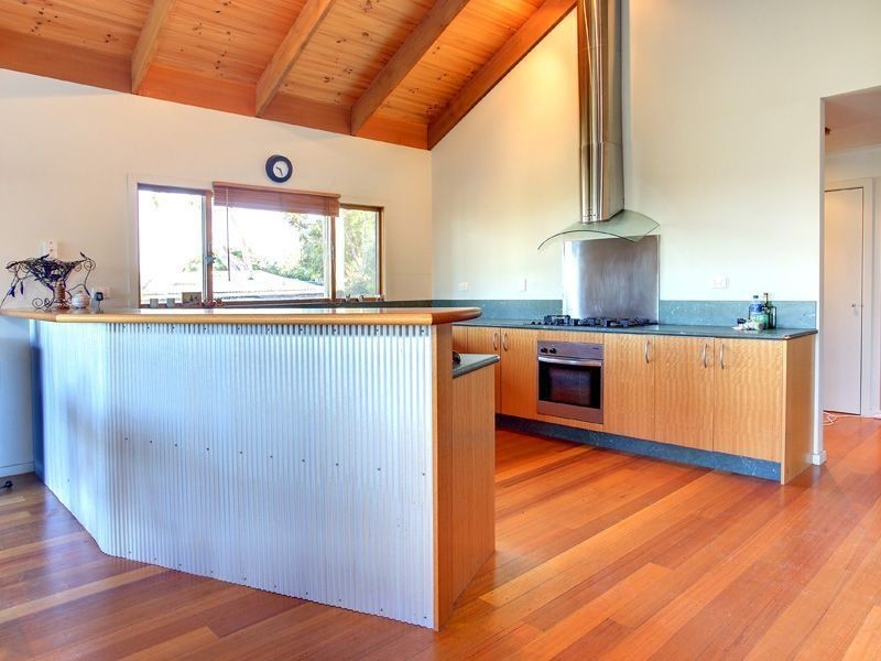 16 Bowen Street, Mccrae VIC 3938