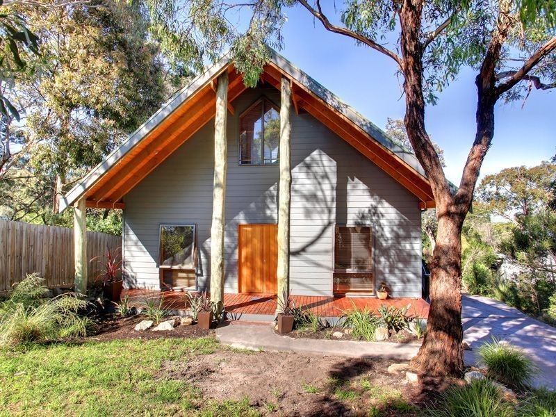 16 Bowen Street, Mccrae VIC 3938