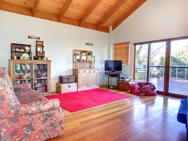 16 Bowen Street, Mccrae VIC 3938