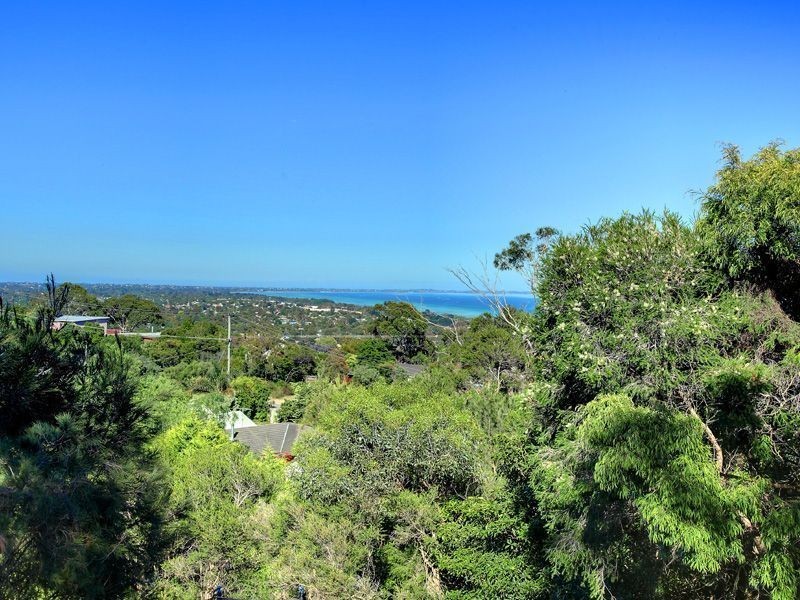 16 Bowen Street, Mccrae VIC 3938