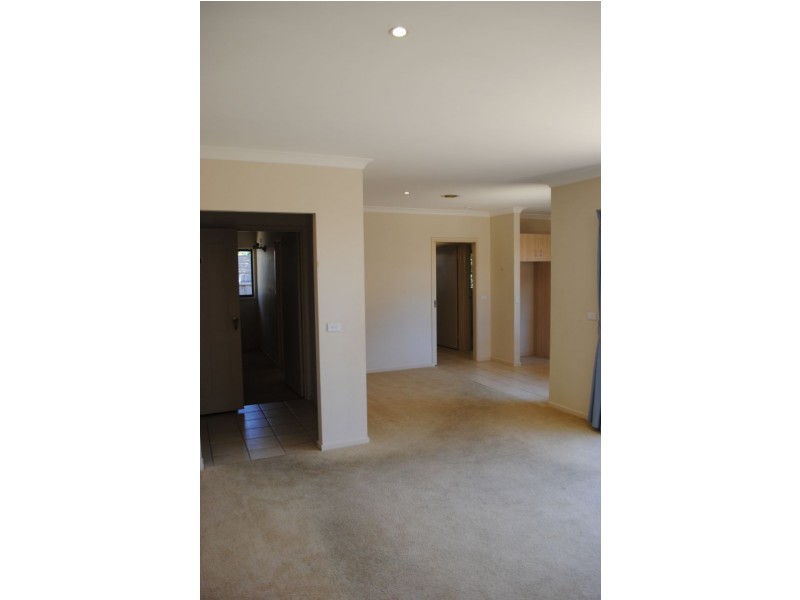 3/8-10 Rosemore Street, Rosebud VIC 3939