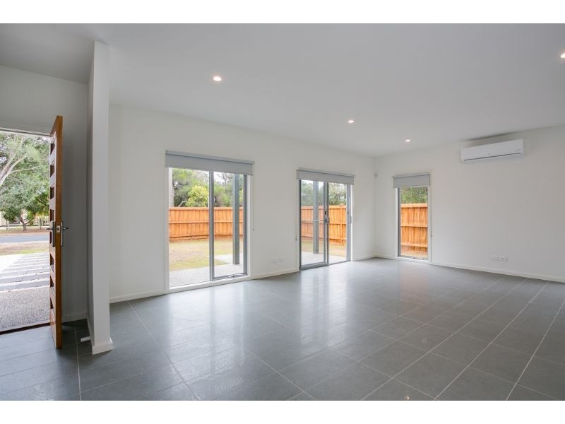 31 Broadway, Rosebud West VIC 3940