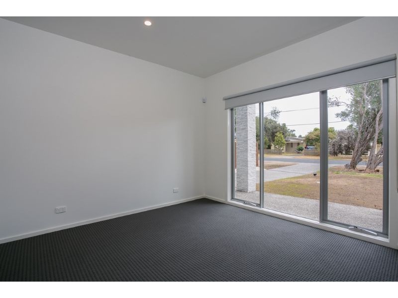 31 Broadway, Rosebud West VIC 3940