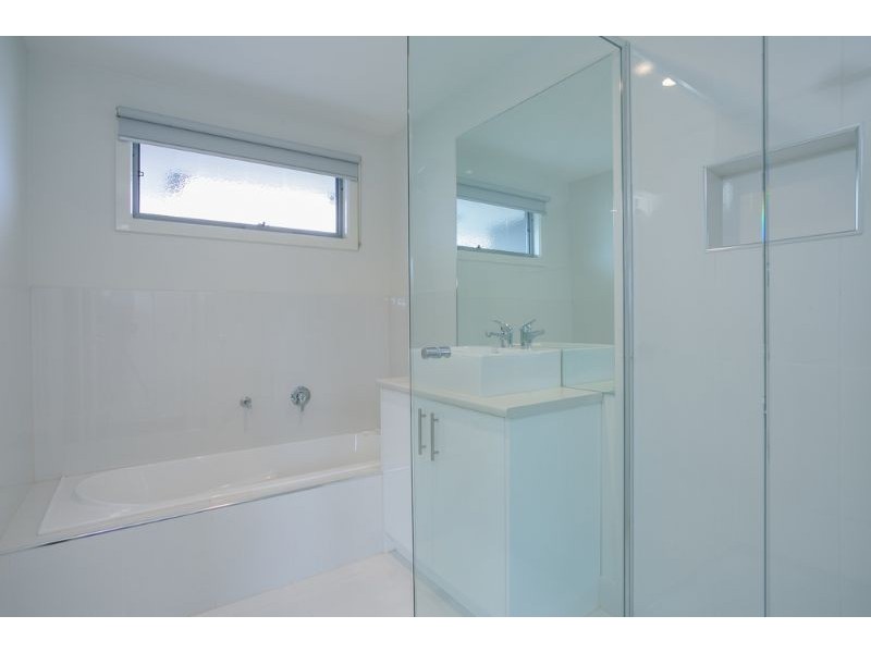 31 Broadway, Rosebud West VIC 3940