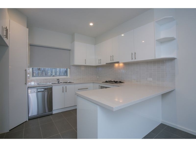 2B Eliza Street, Rosebud West VIC 3940