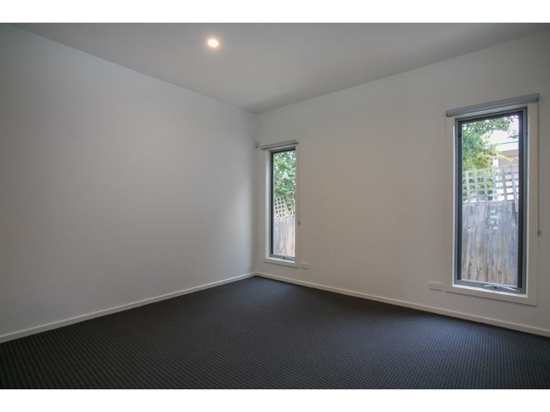 2B Eliza Street, Rosebud West VIC 3940