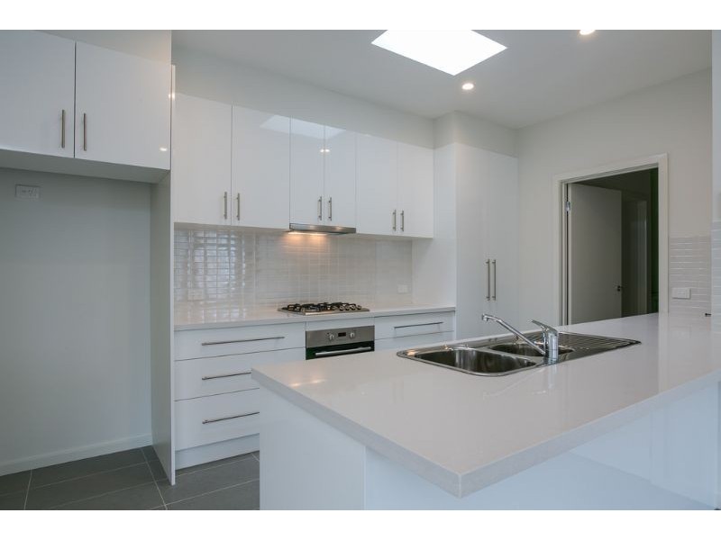 2B Eliza Street, Rosebud West VIC 3940