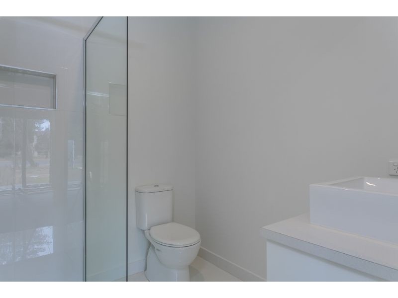 2B Eliza Street, Rosebud West VIC 3940