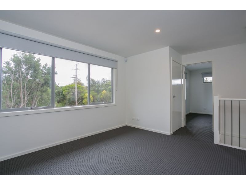 2B Eliza Street, Rosebud West VIC 3940