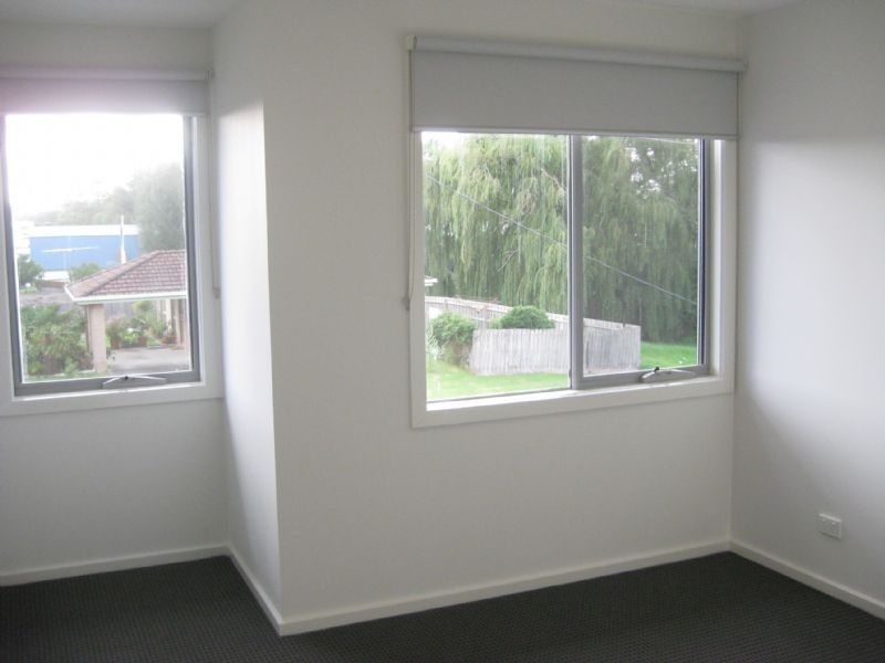 2B Eliza Street, Rosebud West VIC 3940