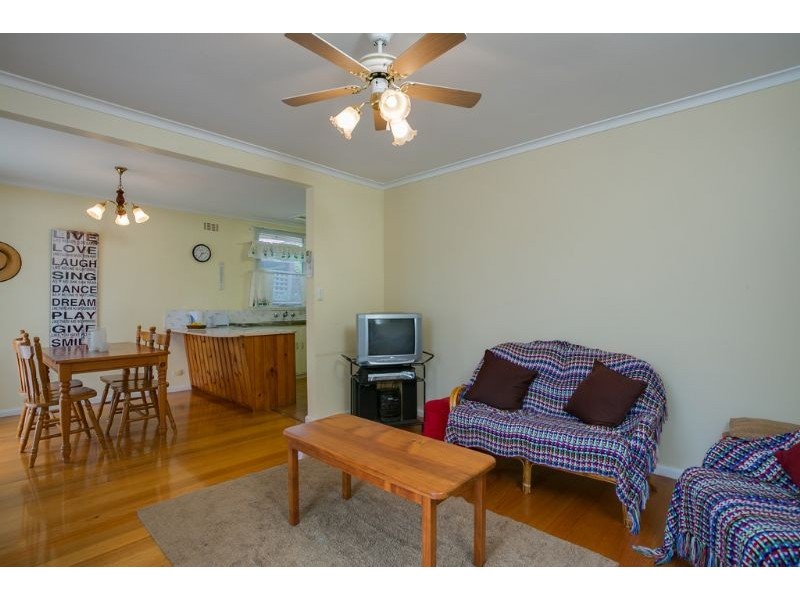 42 Sixth Avenue, Rosebud VIC 3939