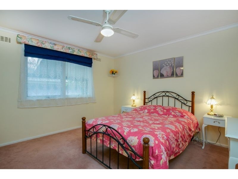 42 Sixth Avenue, Rosebud VIC 3939