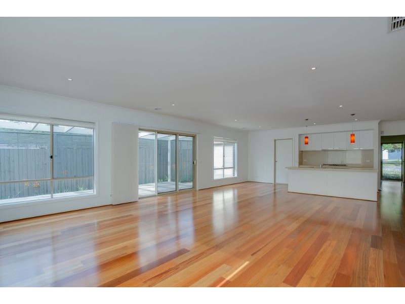 1/6 Nixon Street, Rosebud VIC 3939