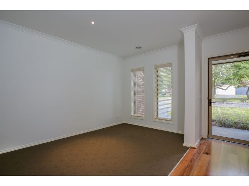1/6 Nixon Street, Rosebud VIC 3939