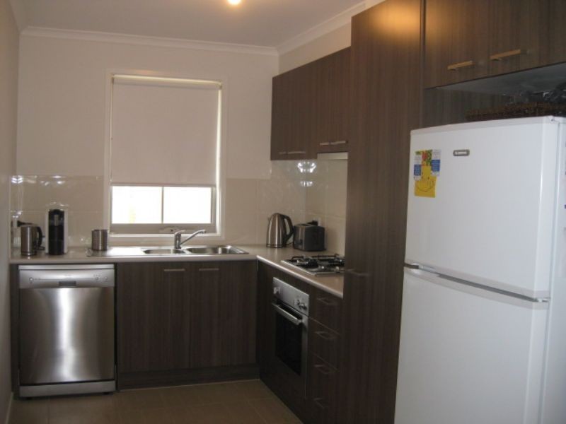 2/38 WINGARA DRIVE, Rosebud West VIC 3940