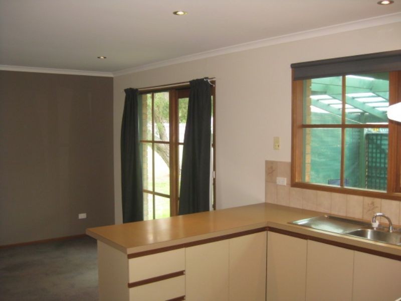 4 Howqua Drive, Rosebud West VIC 3940