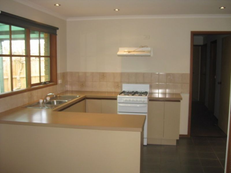 4 Howqua Drive, Rosebud West VIC 3940