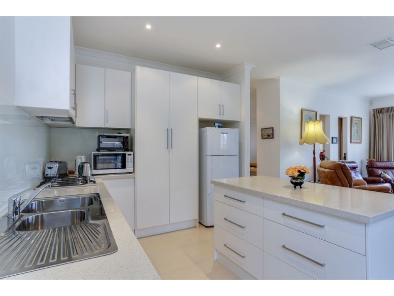 1/30 Warranilla Avenue, Rosebud VIC 3939