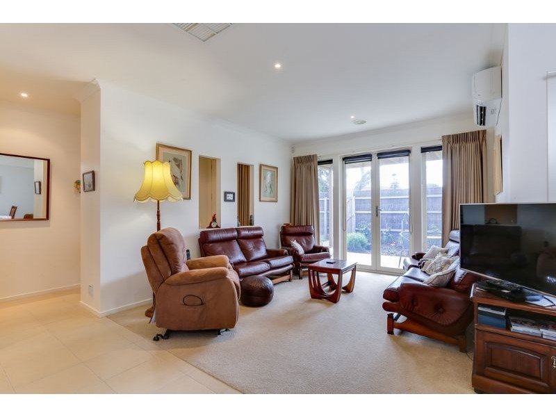 1/30 Warranilla Avenue, Rosebud VIC 3939