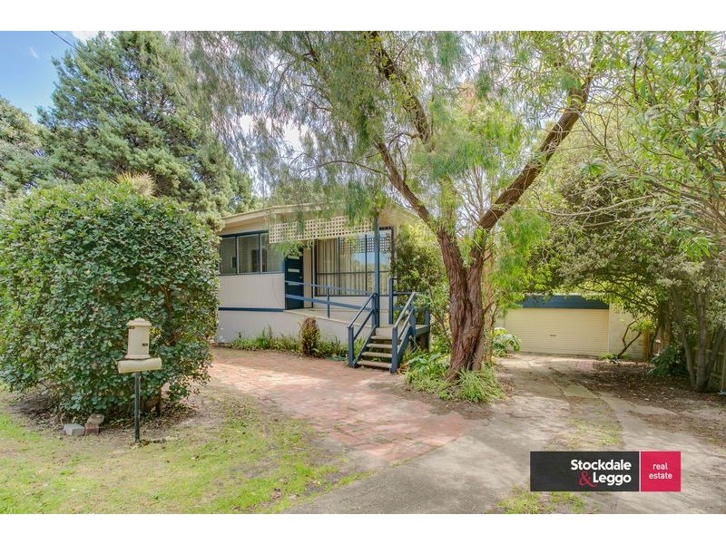 2 Cain Street, Rosebud West VIC 3940