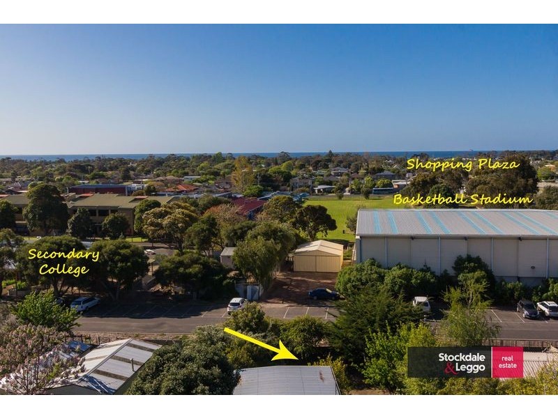 2 Cain Street, Rosebud West VIC 3940