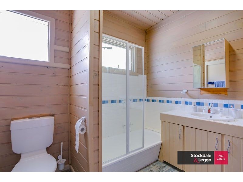 2 Cain Street, Rosebud West VIC 3940