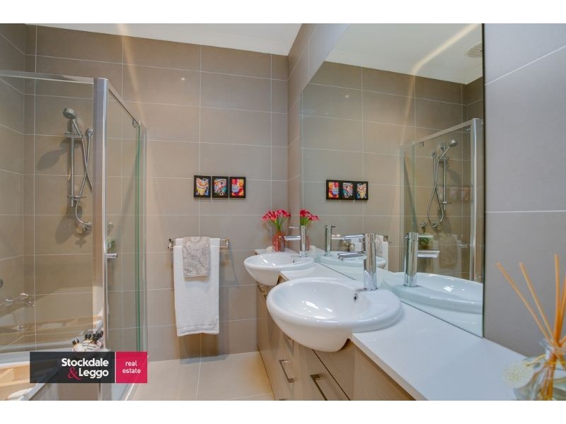 2/21 Staughton, Rosebud West VIC 3940