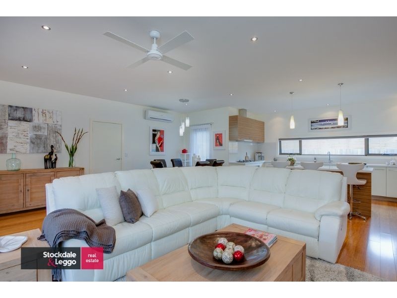 2/21 Staughton, Rosebud West VIC 3940