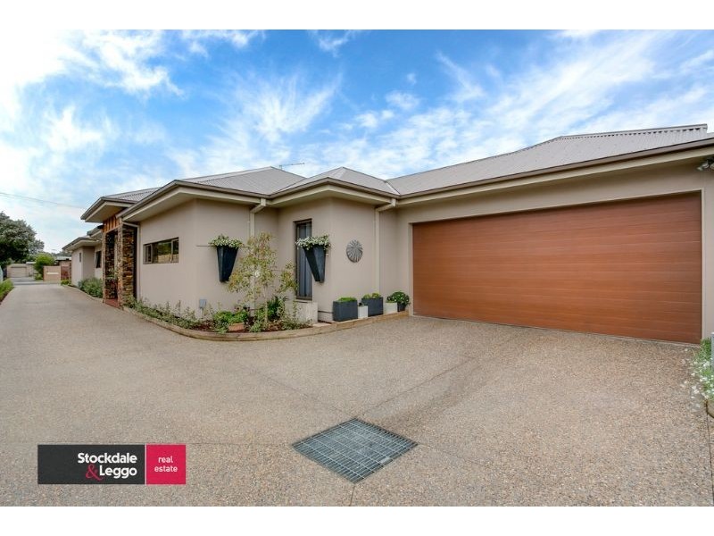 2/21 Staughton, Rosebud West VIC 3940