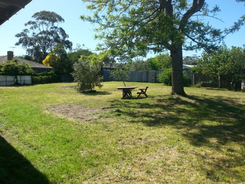 7 Florence Avenue, Rosebud West VIC 3940