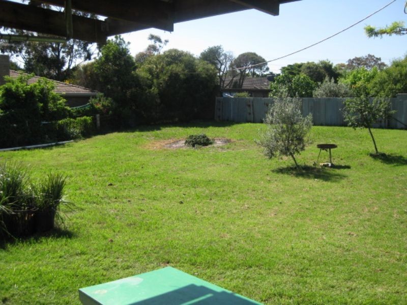 7 Florence Avenue, Rosebud West VIC 3940