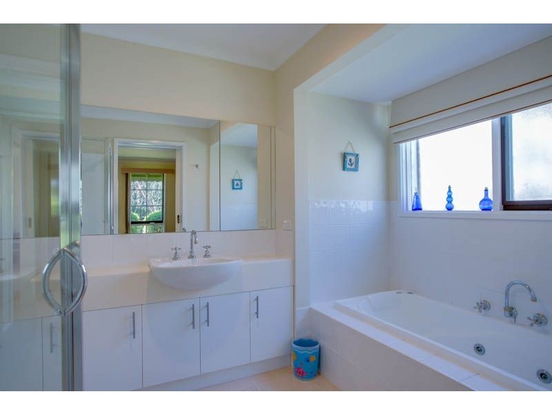 11 Surrey street, Mccrae VIC 3938