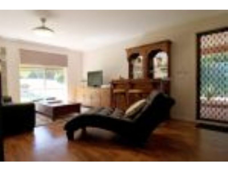 88 Leon Avenue, Rosebud VIC 3939