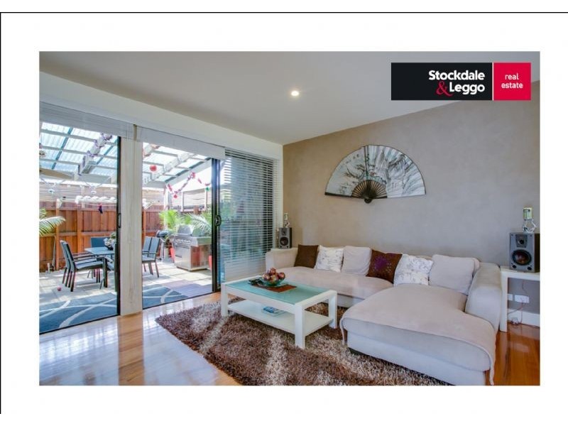 27 Grenville Grove, Rosebud West VIC 3940