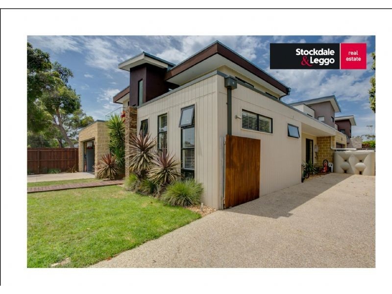 27 Grenville Grove, Rosebud West VIC 3940