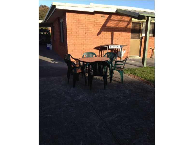 16 Third Avenue, Rosebud VIC 3939