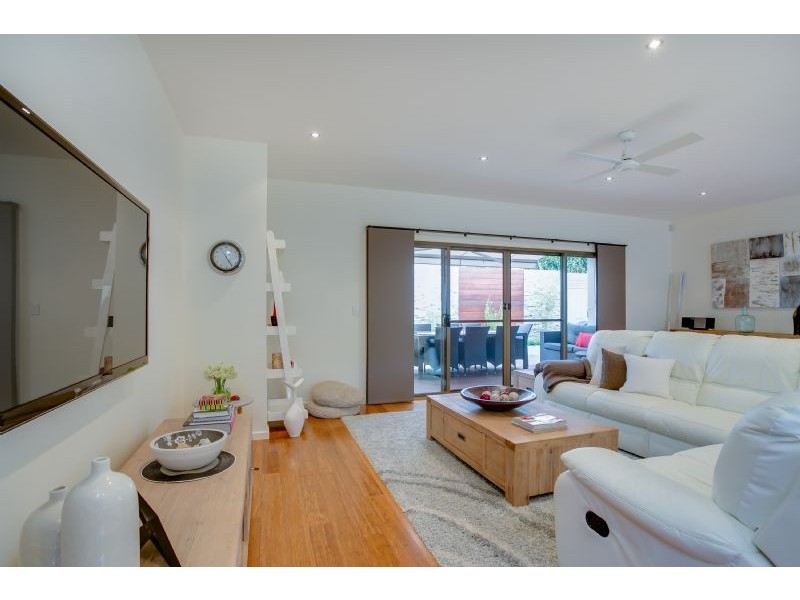 2/21 Staughton Street, Rosebud West VIC 3940