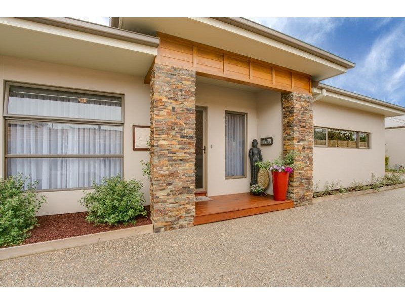 2/21 Staughton Street, Rosebud West VIC 3940