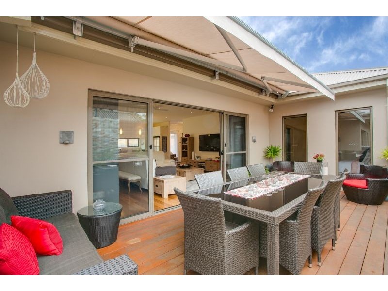 2/21 Staughton Street, Rosebud West VIC 3940
