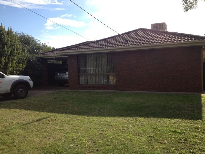 8 Walpole Avenue, Rosebud VIC 3939
