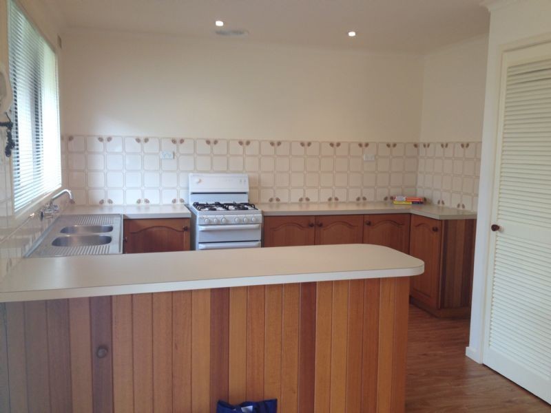 8 Walpole Avenue, Rosebud VIC 3939