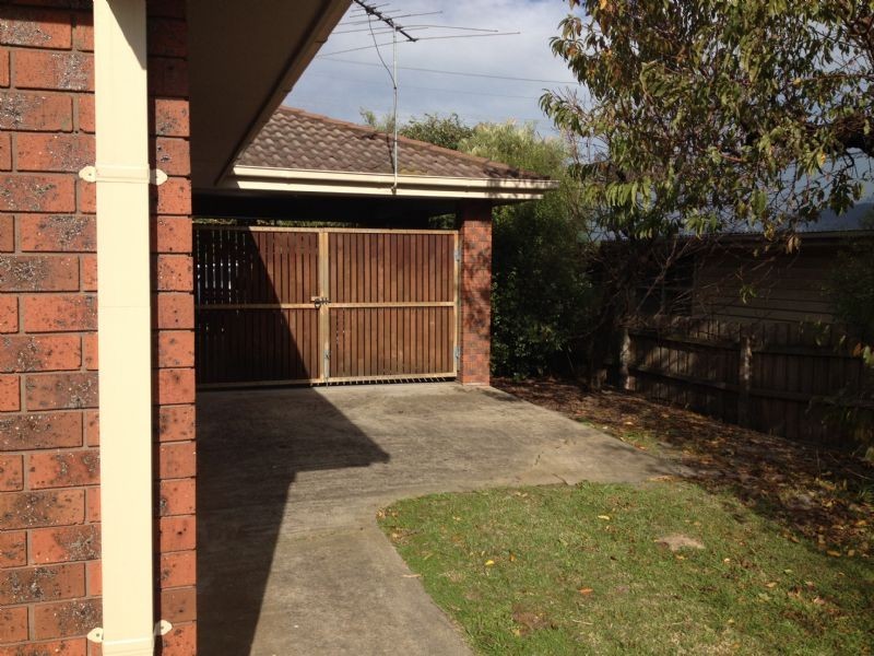 8 Walpole Avenue, Rosebud VIC 3939