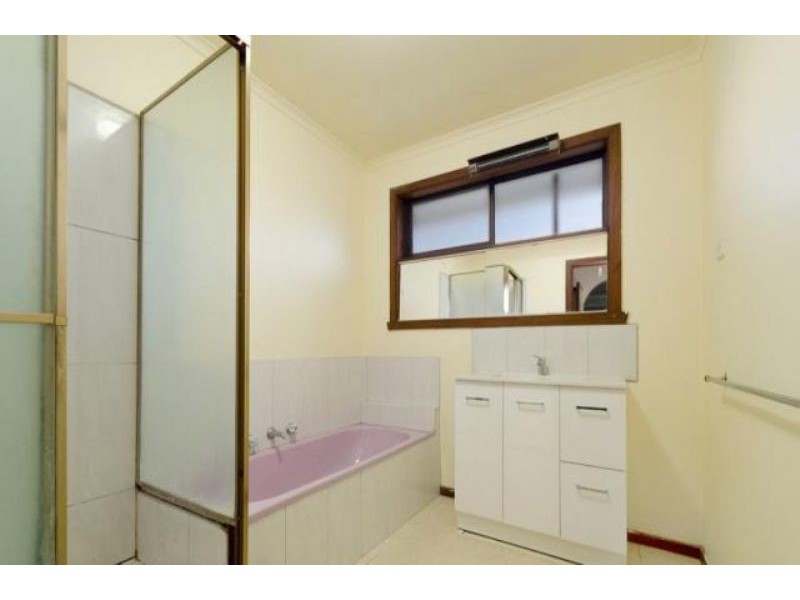 2 Dunsmuir, Rosebud VIC 3939